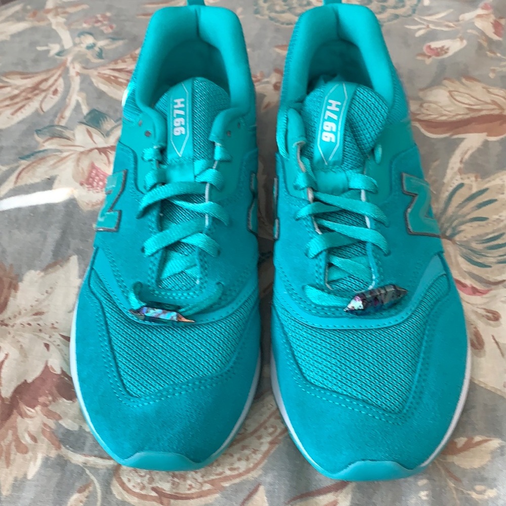 New balance shoes